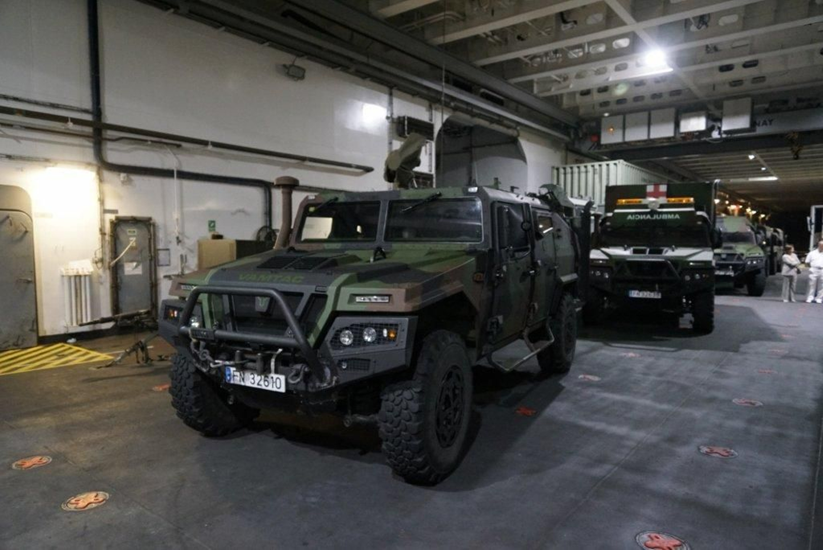 El portaviones Juan Carlos I en Vigo  (68) (1024x684)