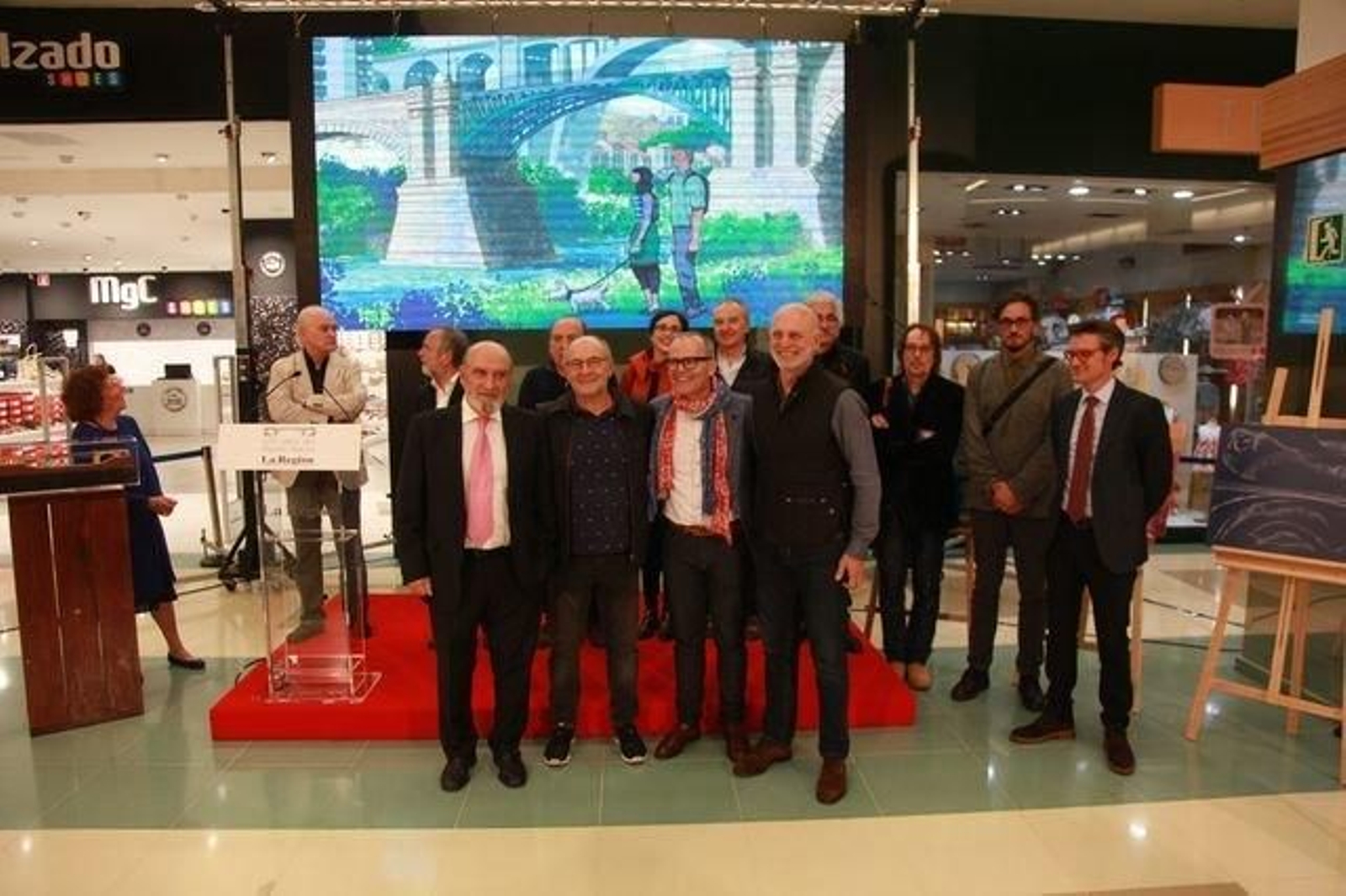 En primer término, Manuel Veiga Pombo, Francisco Rodríguez, Jesús Vázquez y Manuel Cabezas. Por detrás, Maribel Outeiriño, Chema Álvarez, Acisclo Manzano, Xosé Lois González "O Carrabouxo", Alba Fernández, César Taboada, Baldomero Moreiras