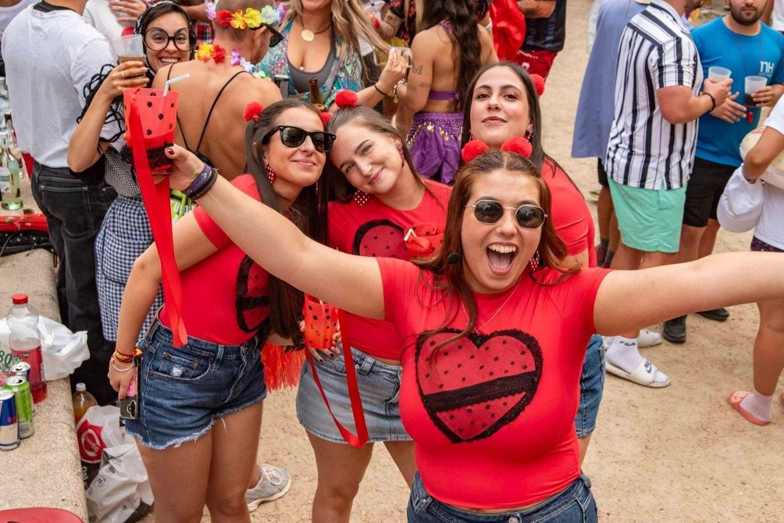 Galería | Coloridos disfraces visten las calles de Redondela