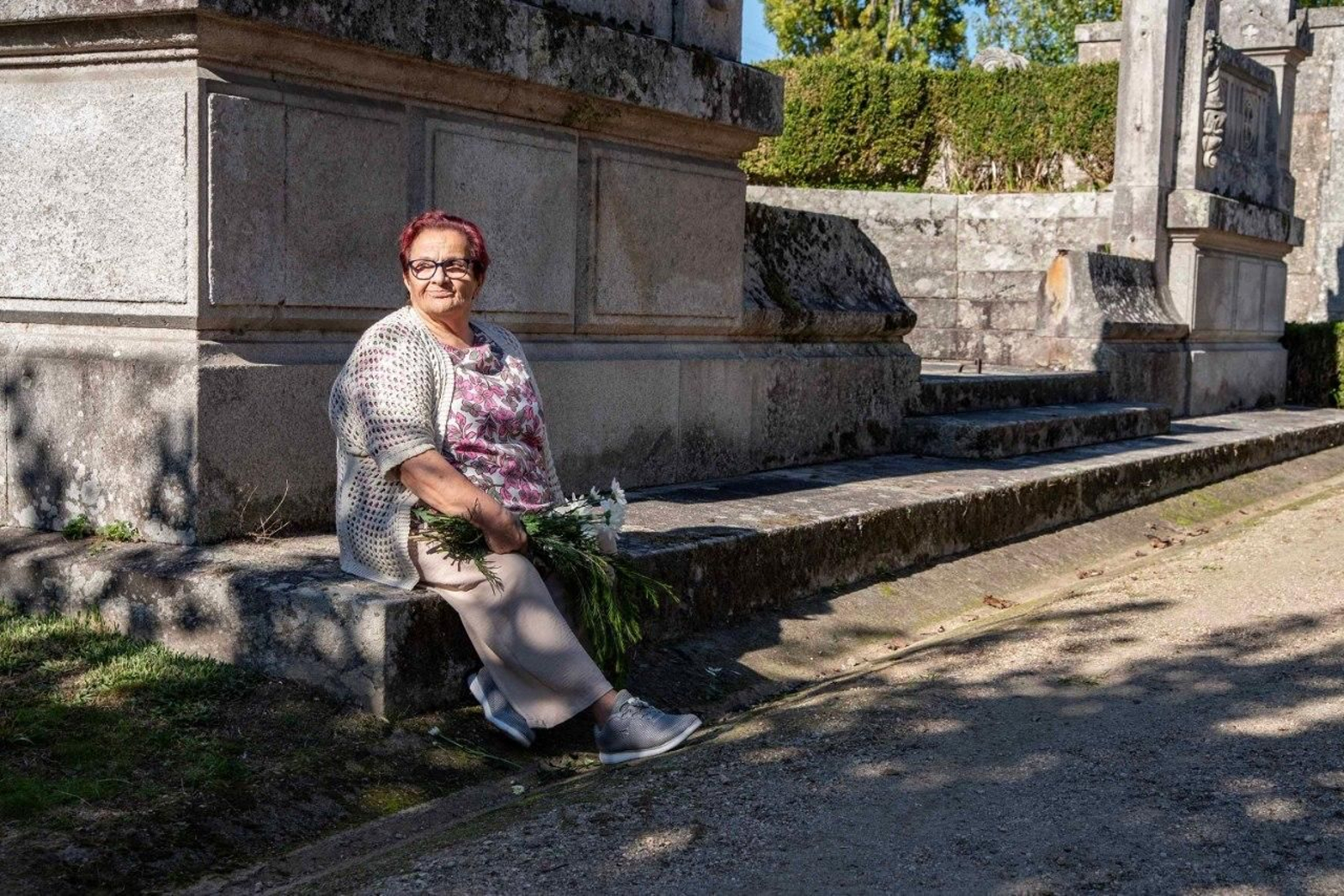 Galería | Los cementerios de Vigo se llenan en el puente de Todos los Santos
