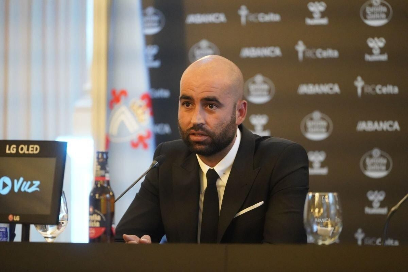 Claudio Giráldez, ayer, en la rueda de prensa que ofreció tras la renovación de su contrato con el Celta.