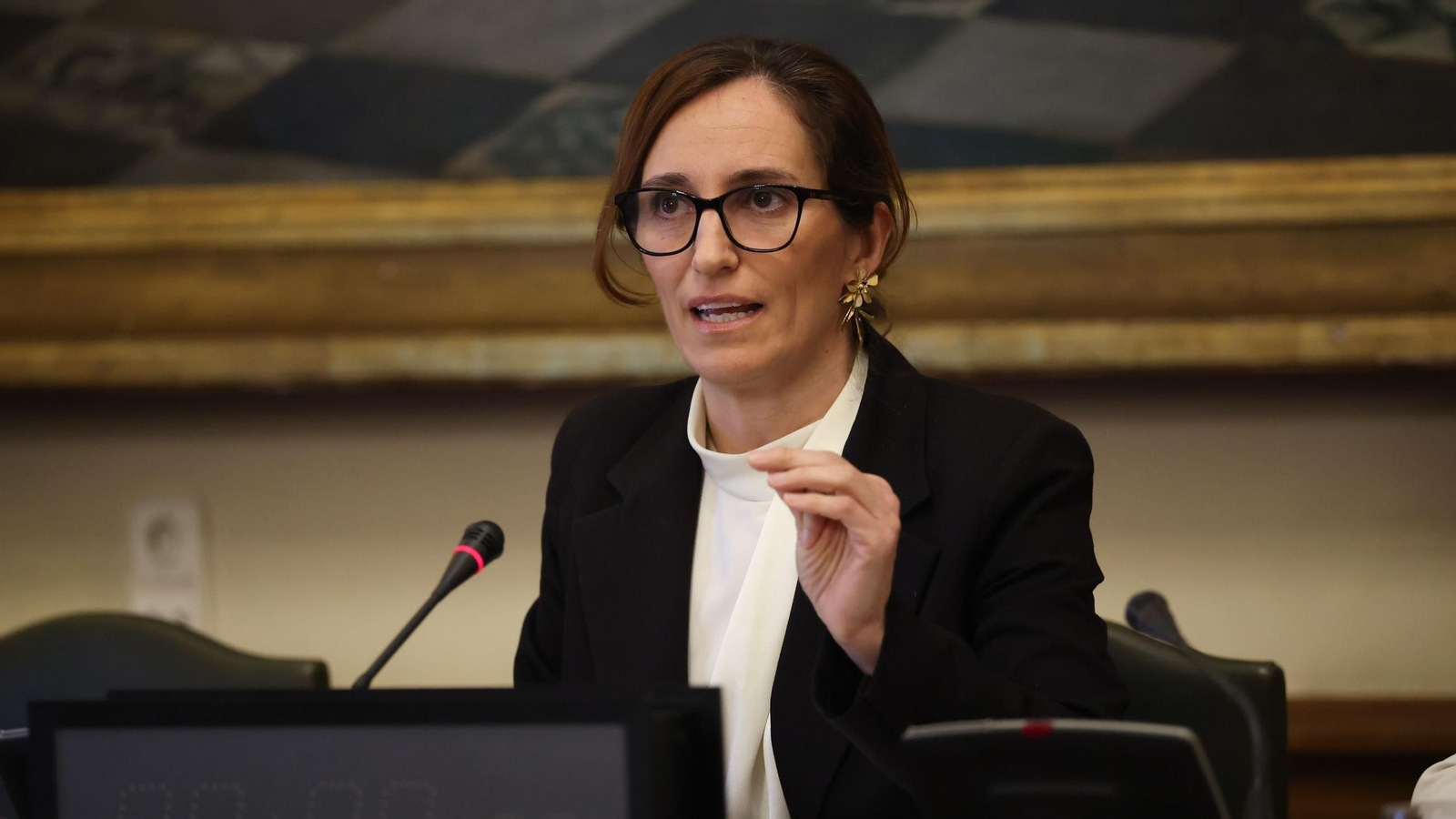 La ministra de Sanidad, Mónica García, durante una comparecencia ante la Comisión de Sanidad en el Senado