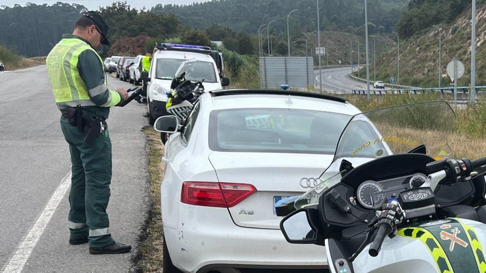 La Guardia Civil de Tráfico pilló al conductor a 184 kilómetros por hora en una vía limitada a 90. // Guardia Civil