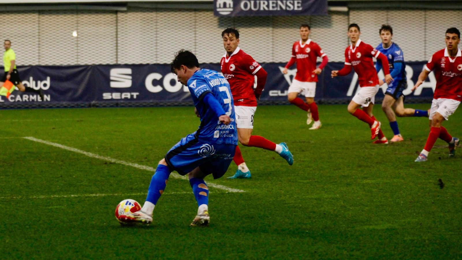 Galería | Tarde de frío y lluvia en O Couto entre Ourense CF y Unionistas de Salamanca