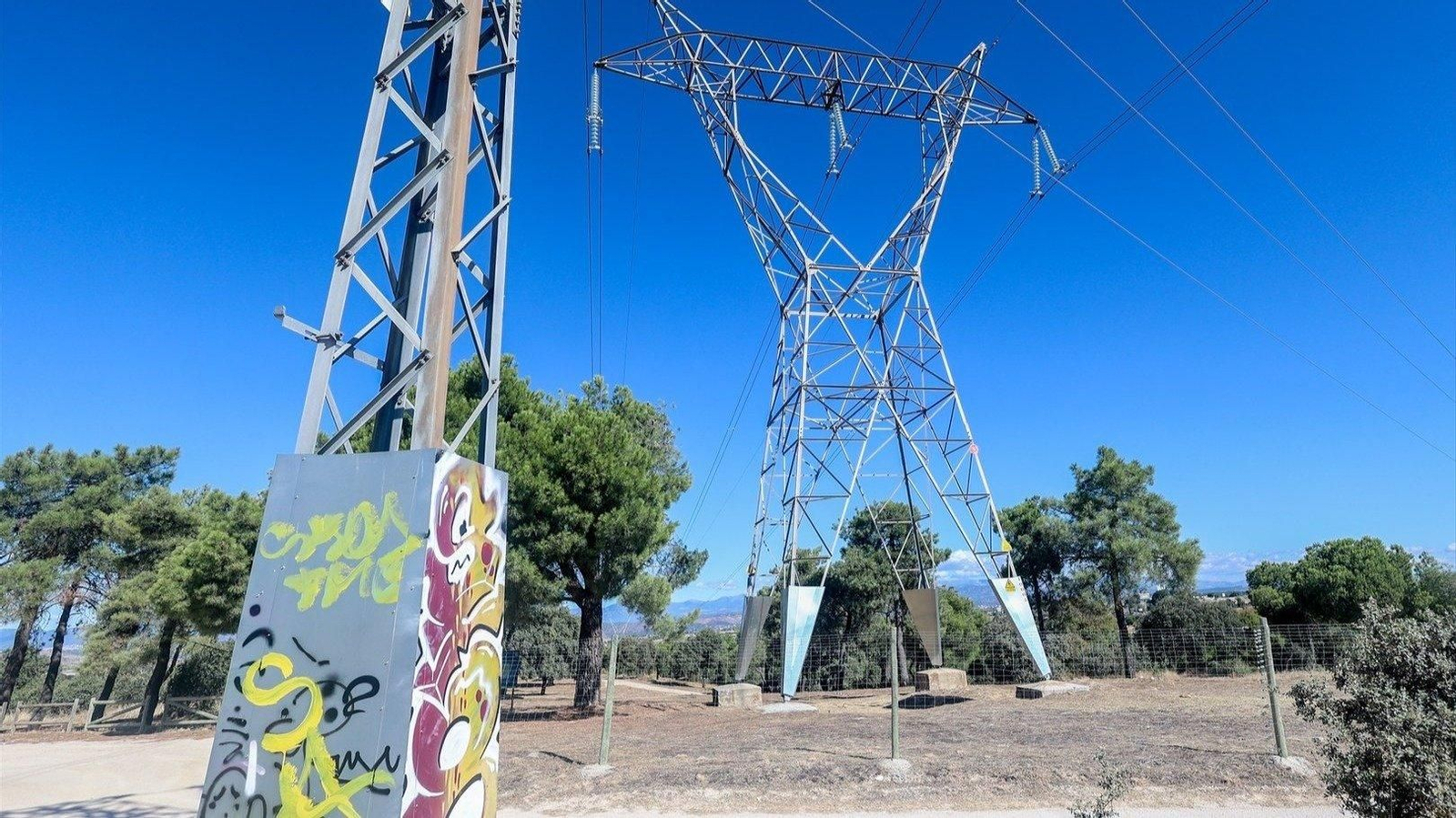 Torre de alta tensión, a 8 de septiembre de 2024, en Madrid (España). | Foto: Europa Press