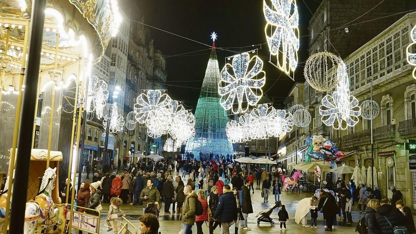 Una de las clásicas imágenes de diciembre en las calles de Vigo.