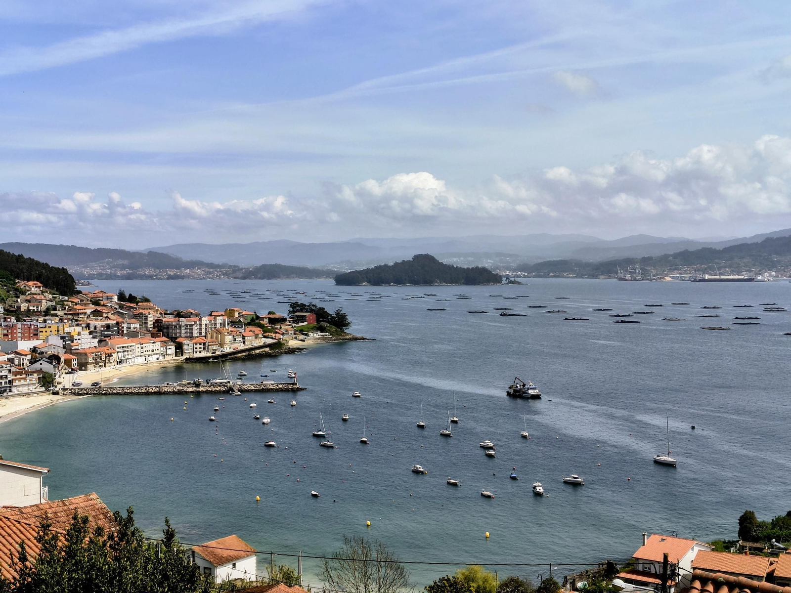 Panorámica de la Ría de Pontevedra desde el mirador de A Granxa (Sanxenxo).