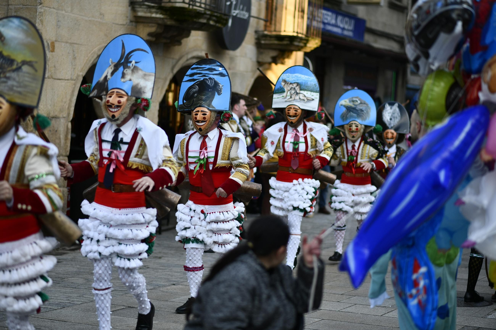 Galería | Verín entrégase á retranca nun sábado con moita música