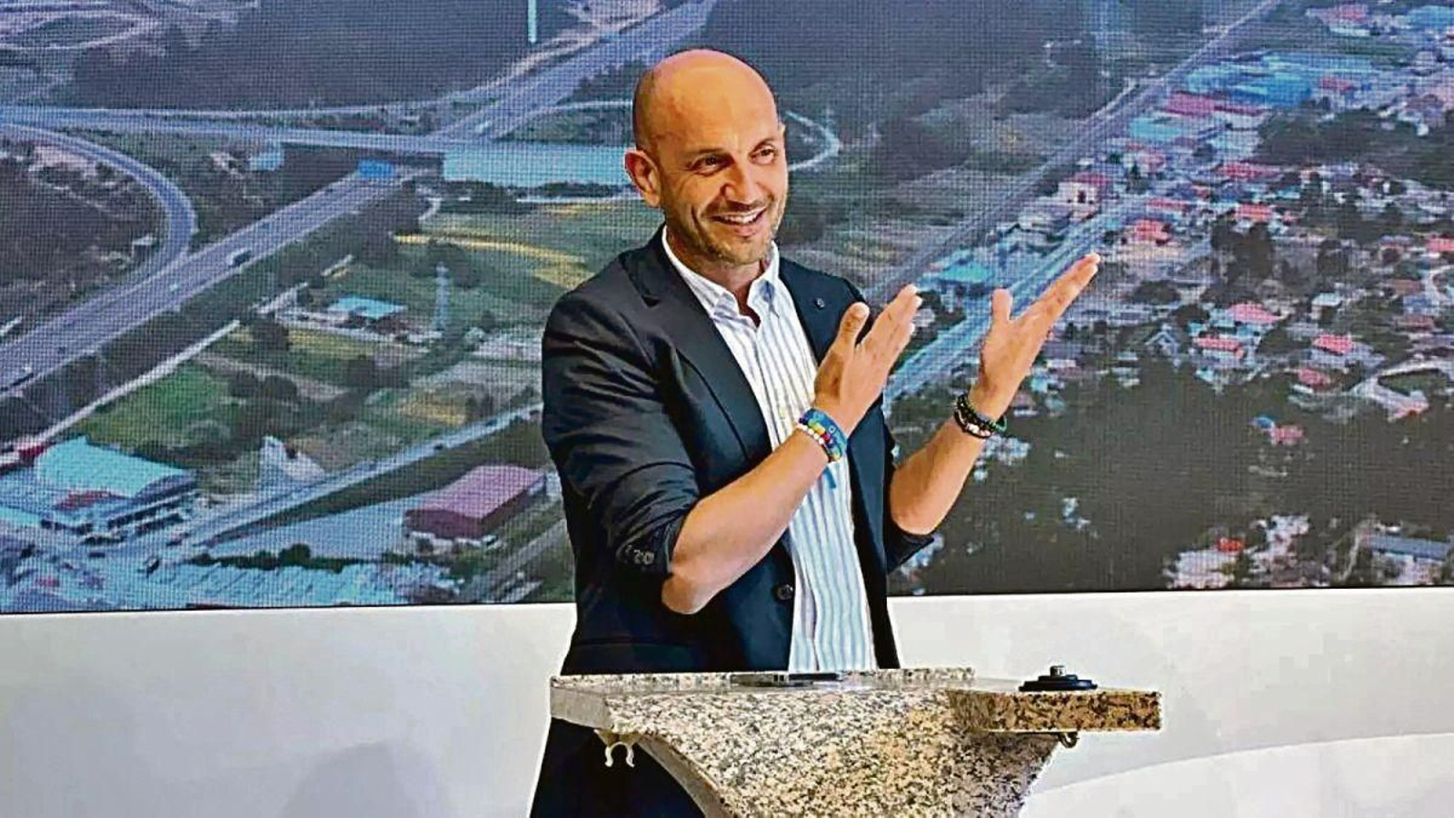 Alejandro Alonso, alcalde de O Porriño, ha impulsado la creación de las nuevas concejalías.