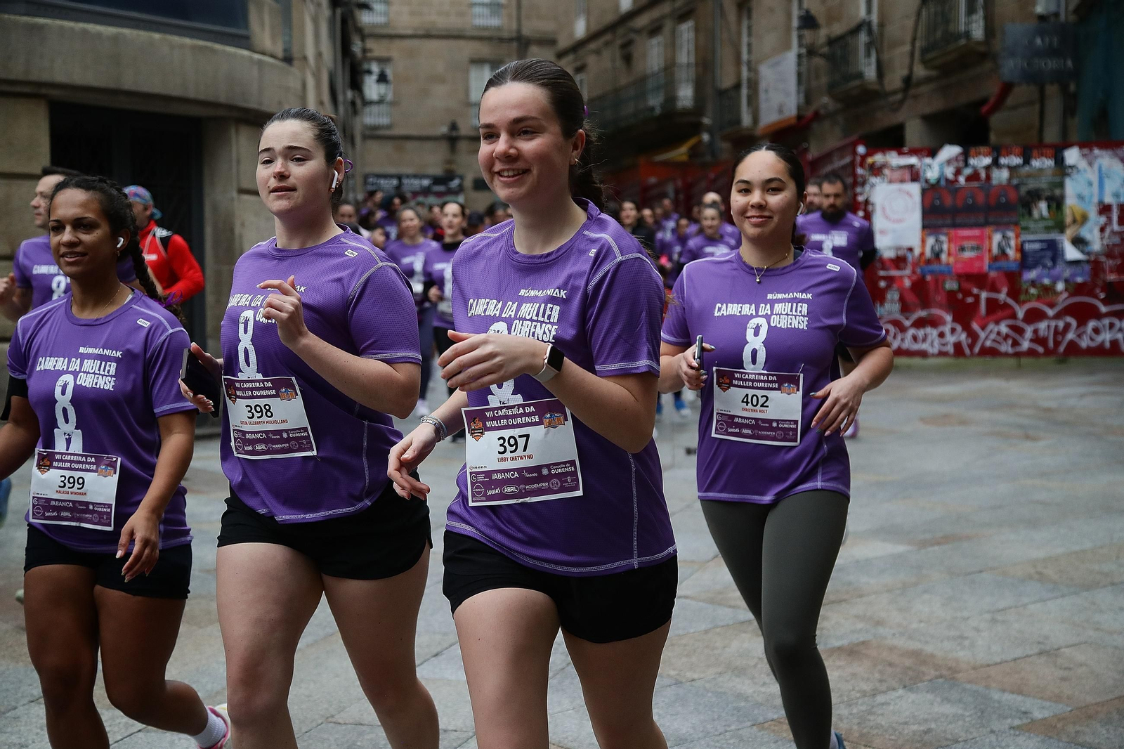 Galería | Ourense se viste de morado para correr la Carreira da Muller