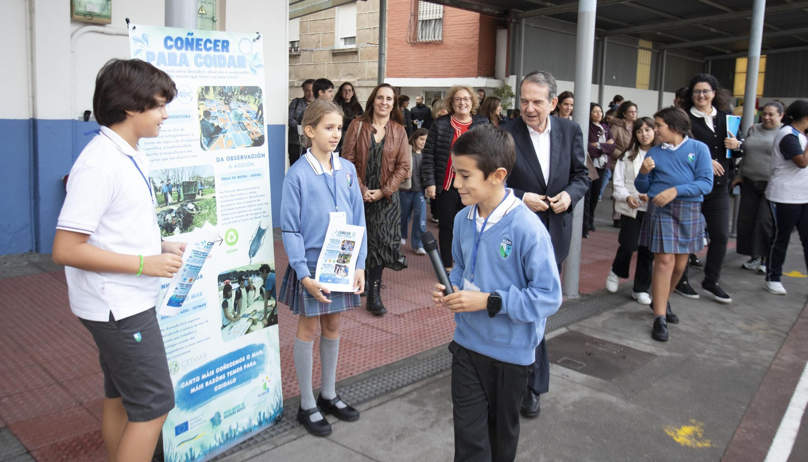Galería | El Colegio Alba de Vigo celebra la jornada “Alba en Azul”