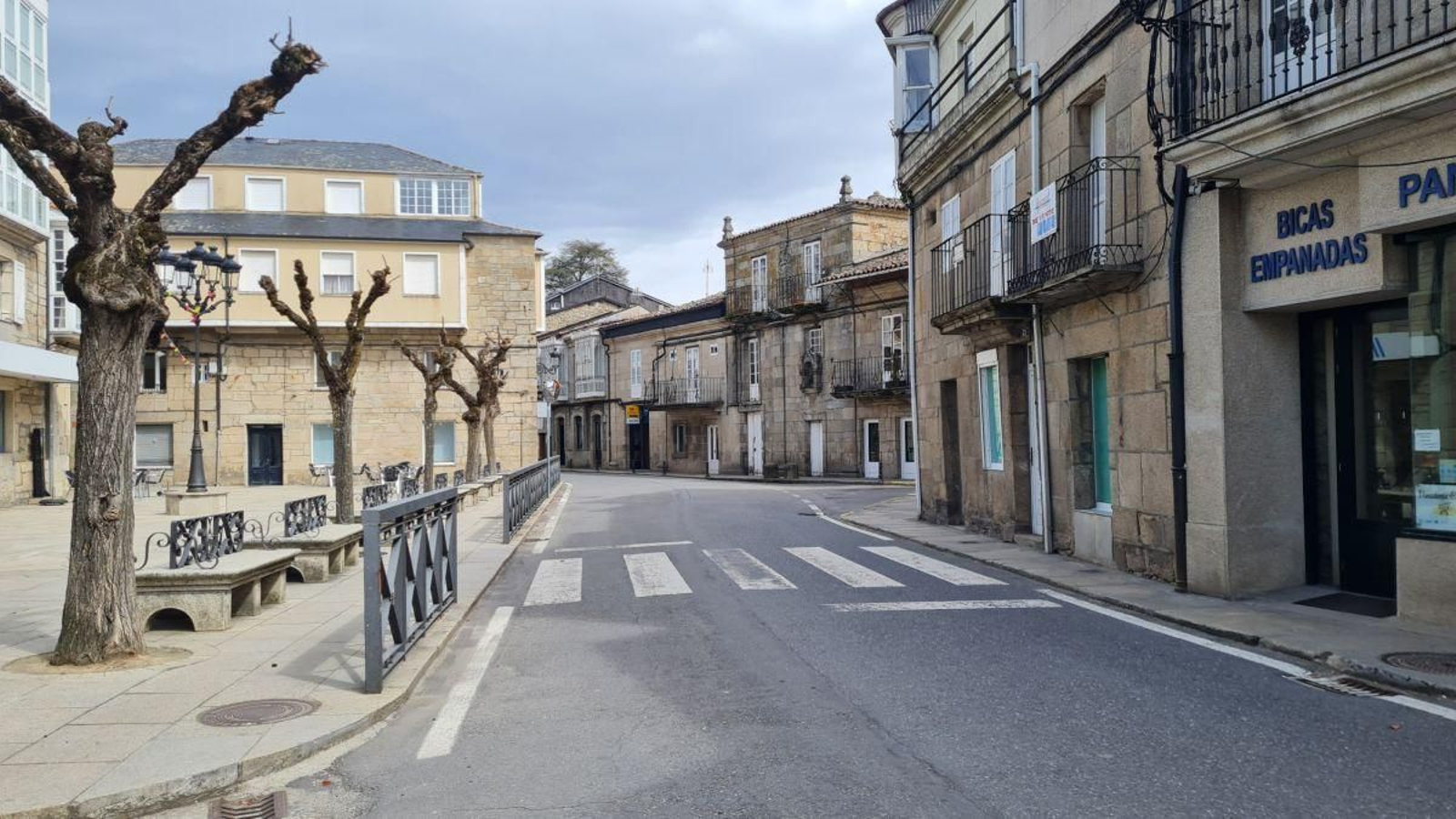 Calle Marqués de Trives, la de más locales comerciales. (R.M.)