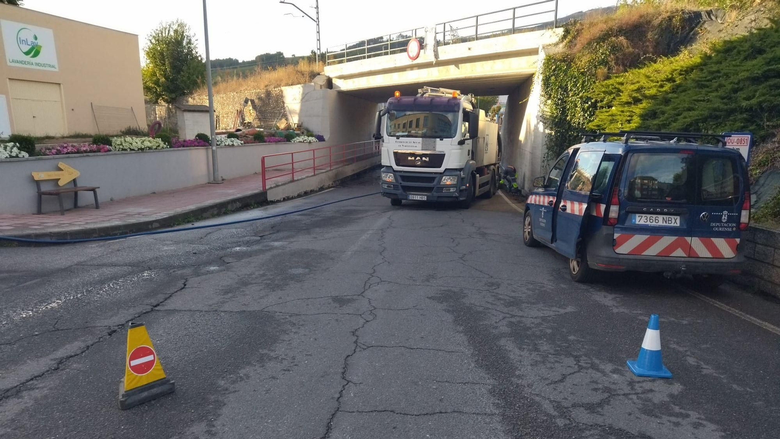 El desbordamiento del Mariñán afectó al paso inferior de acceso desde la N-120.