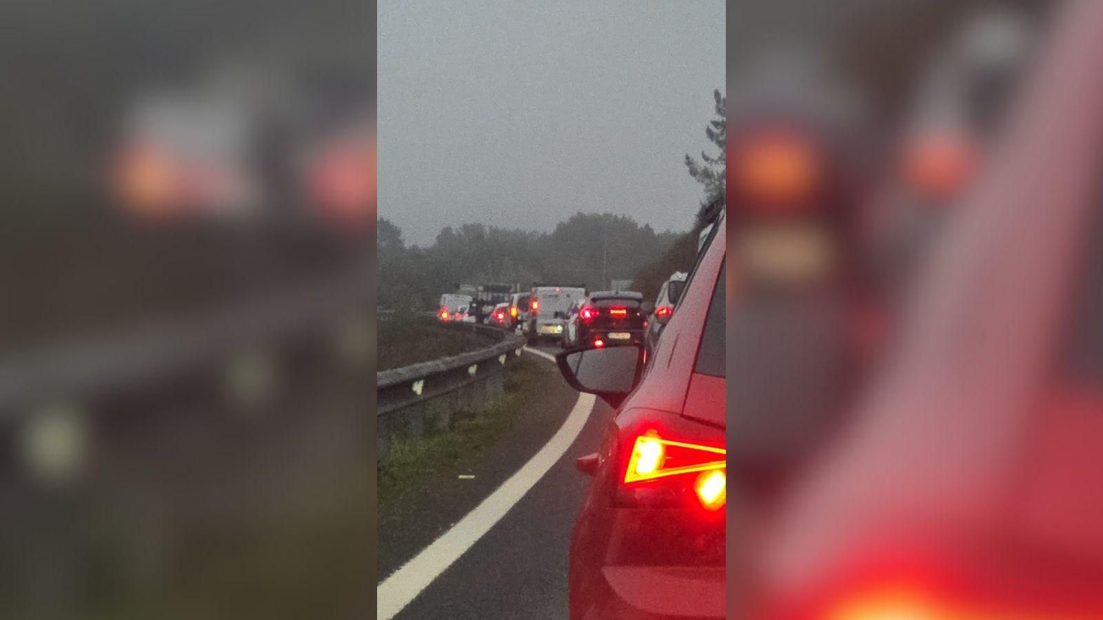 Retenciones kilométricas a la entrada a Ourense por un accidente