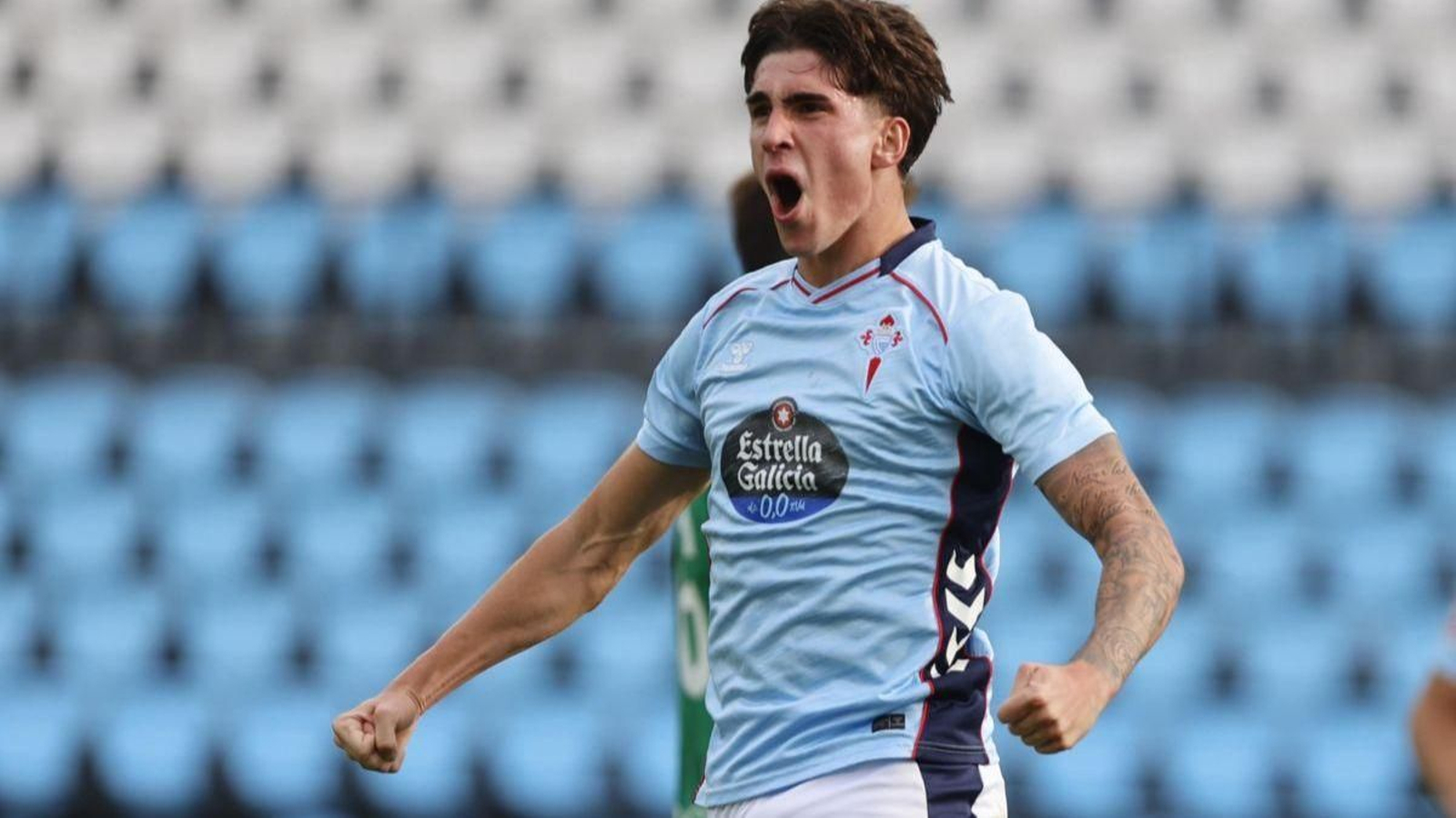 Pablo Gavián celebra su gol al Racing de Ferrol de esta campaña.