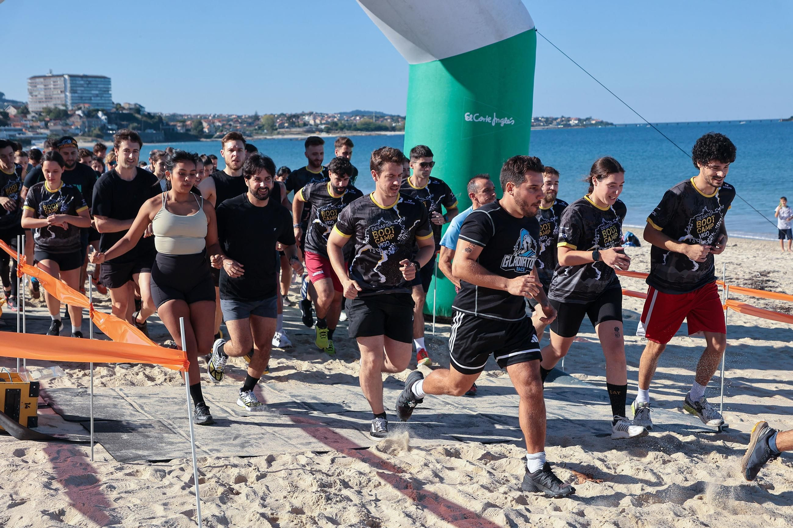 Galería | Samil se llena de deportistas por el Desafío Boot Camp