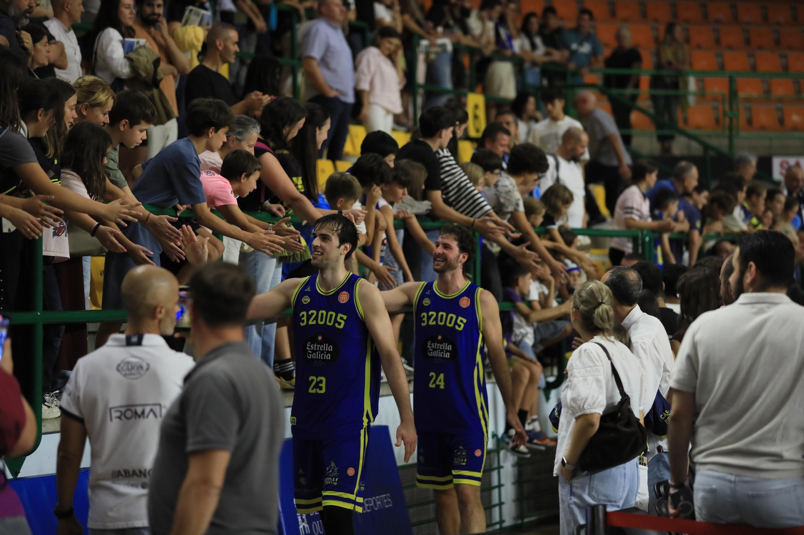 Galería | El Pazo disfruta y vibra con el estreno de la temporada del COB