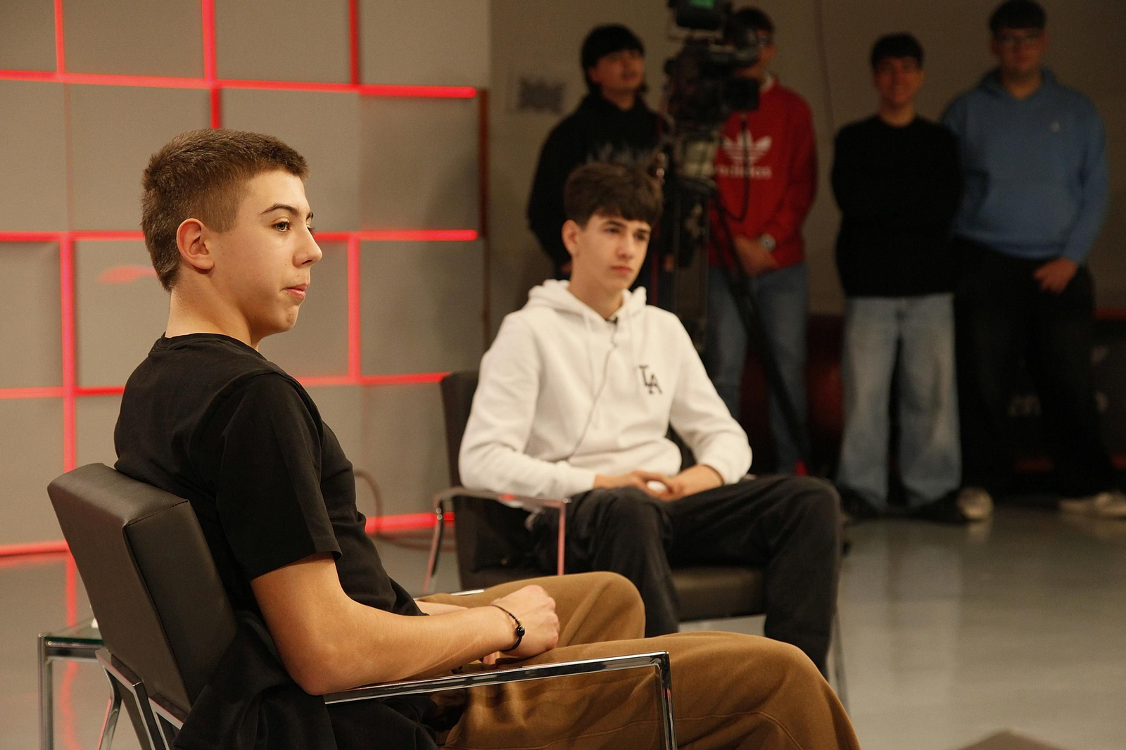 Visita de alumnos del IES Blanco Amor a La Región y Telemiño