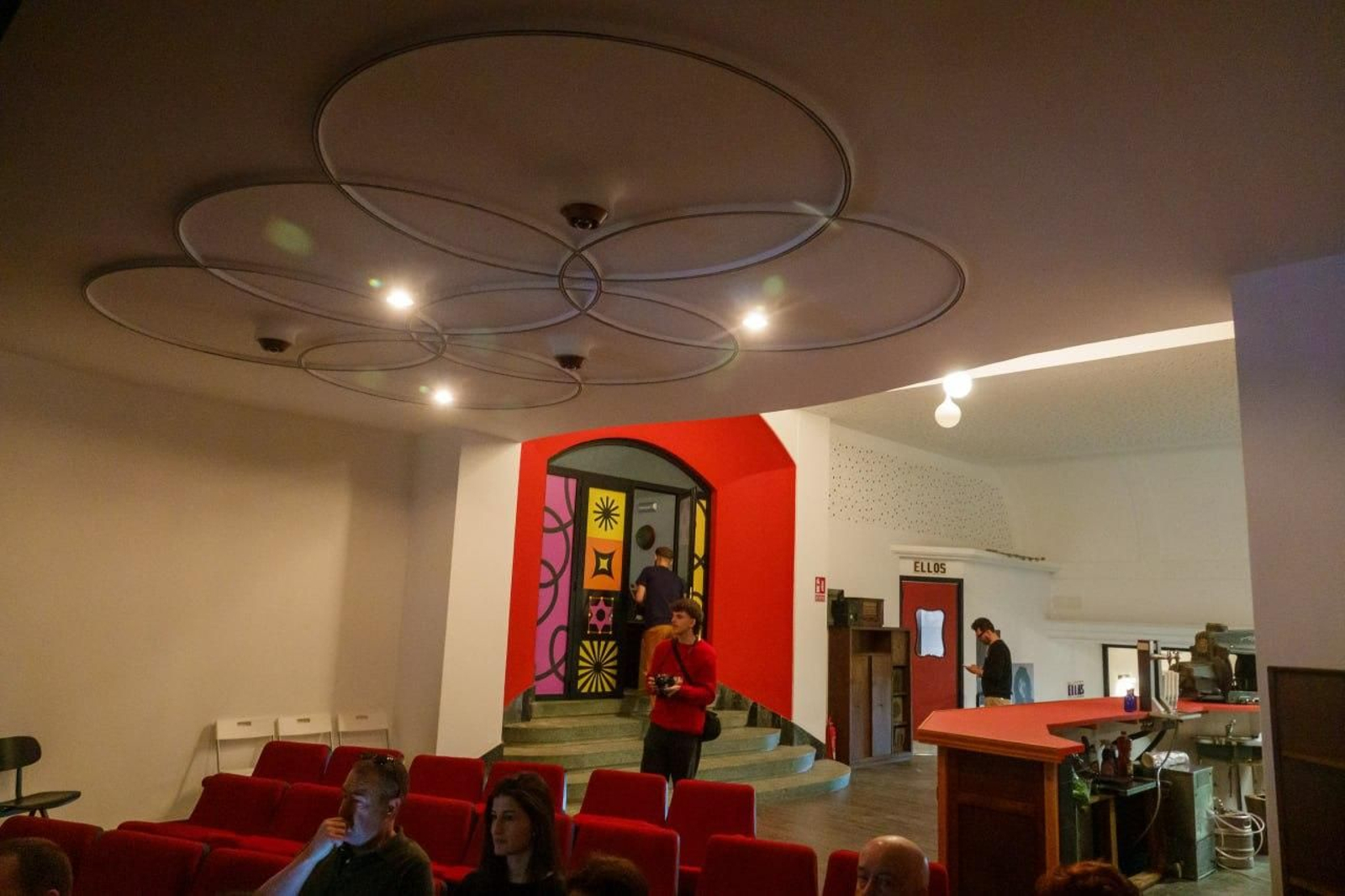 Galería | Reabre el emblemático Cine Vigo tras 20 años cerrado