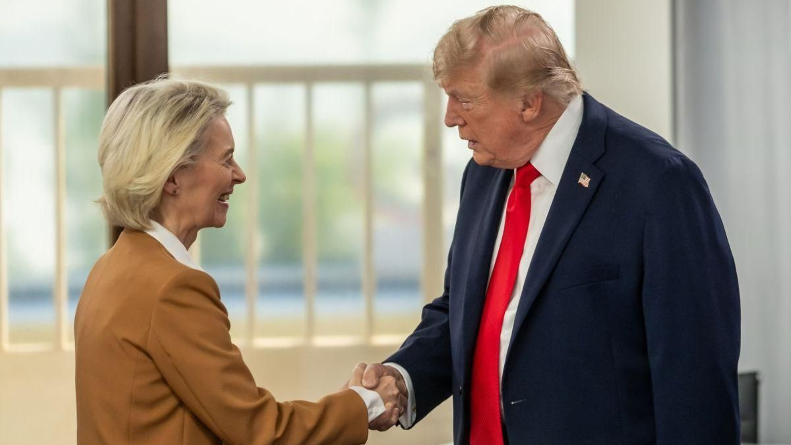 Ursula von der Leyen y Donald Trump, durante su último encuentro en la cumbre del G7 en Francia.