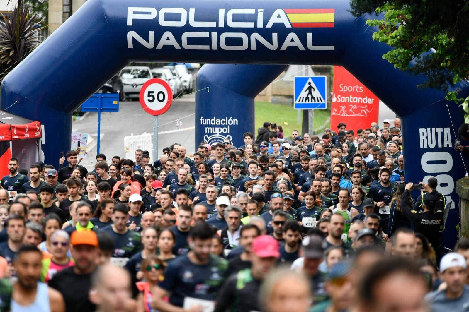 Galería |  Ourense se llena de solidaridad y corredores para la III Carrera Ruta 091