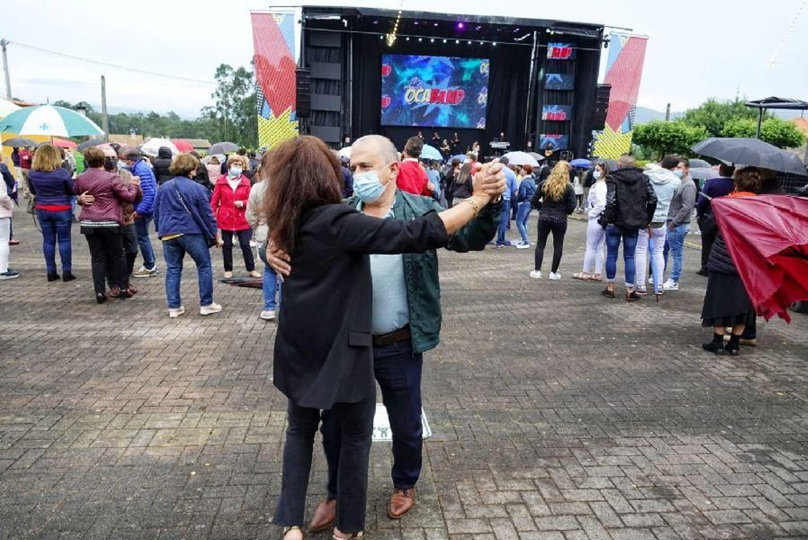 Tomiño vuelve a bailar en una verbena _ Vicente Alonso 20