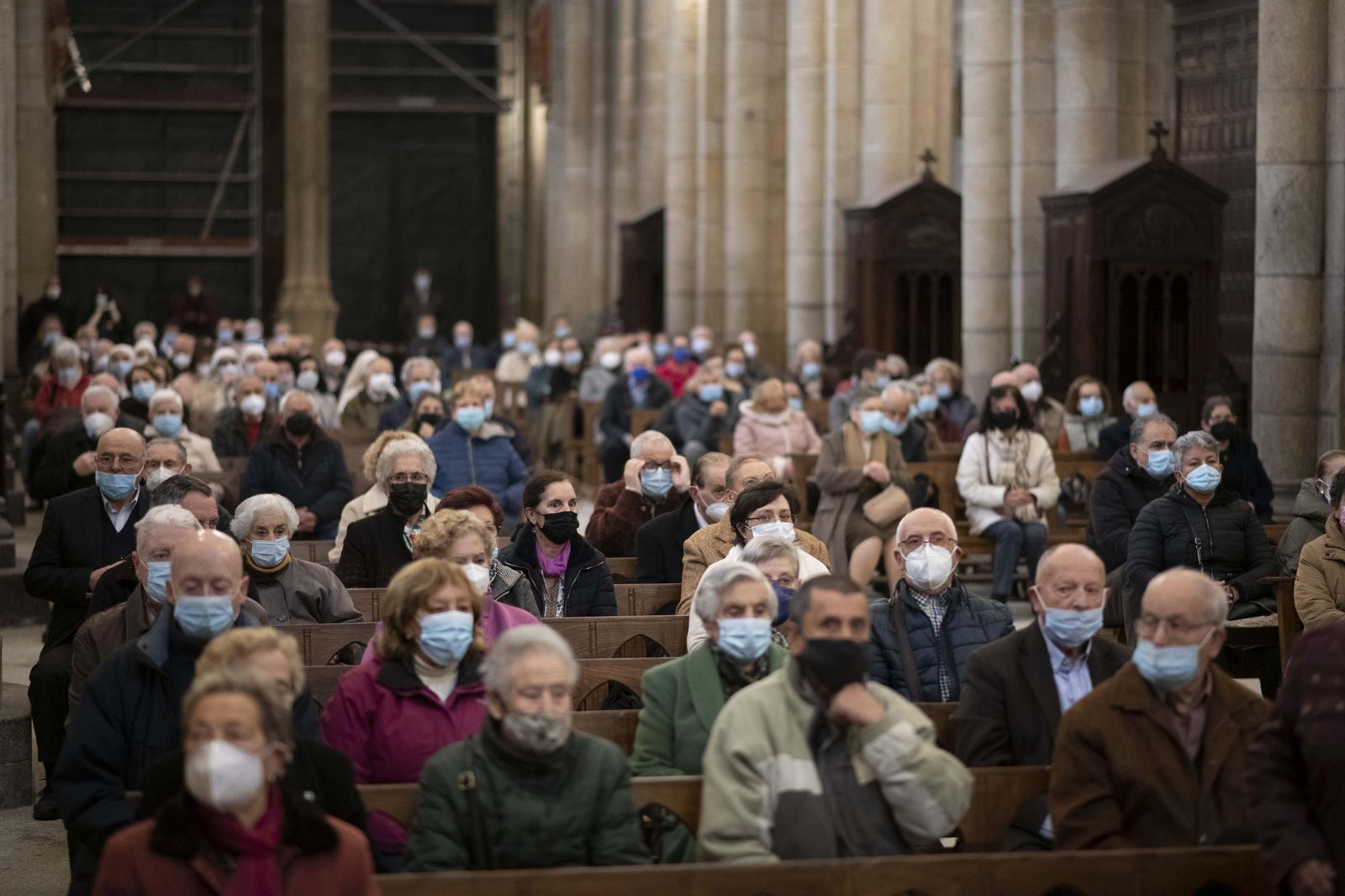 Procesión, misa y ofrenda en Ourense.