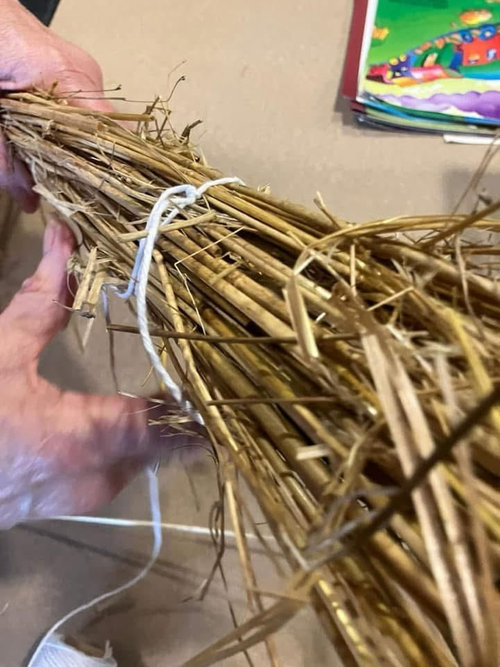 Galería |  A Gudiña crea de nuevo sus  figuras del Entroido