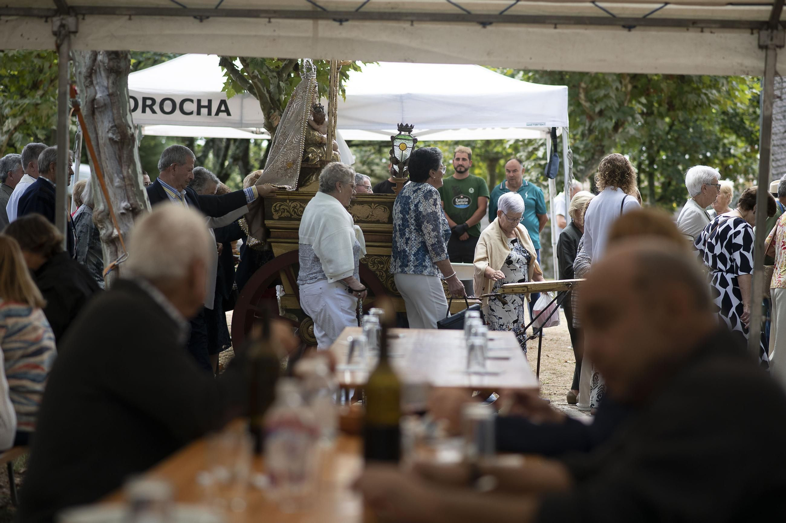 Galería | Los fieles llenaron Rabal, en Celanova, con su devoción mariana