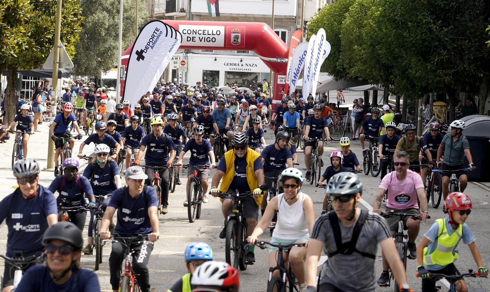 Galería | El ciclismo toma Vigo con la primera edición del Día de la Bici de Atlántico