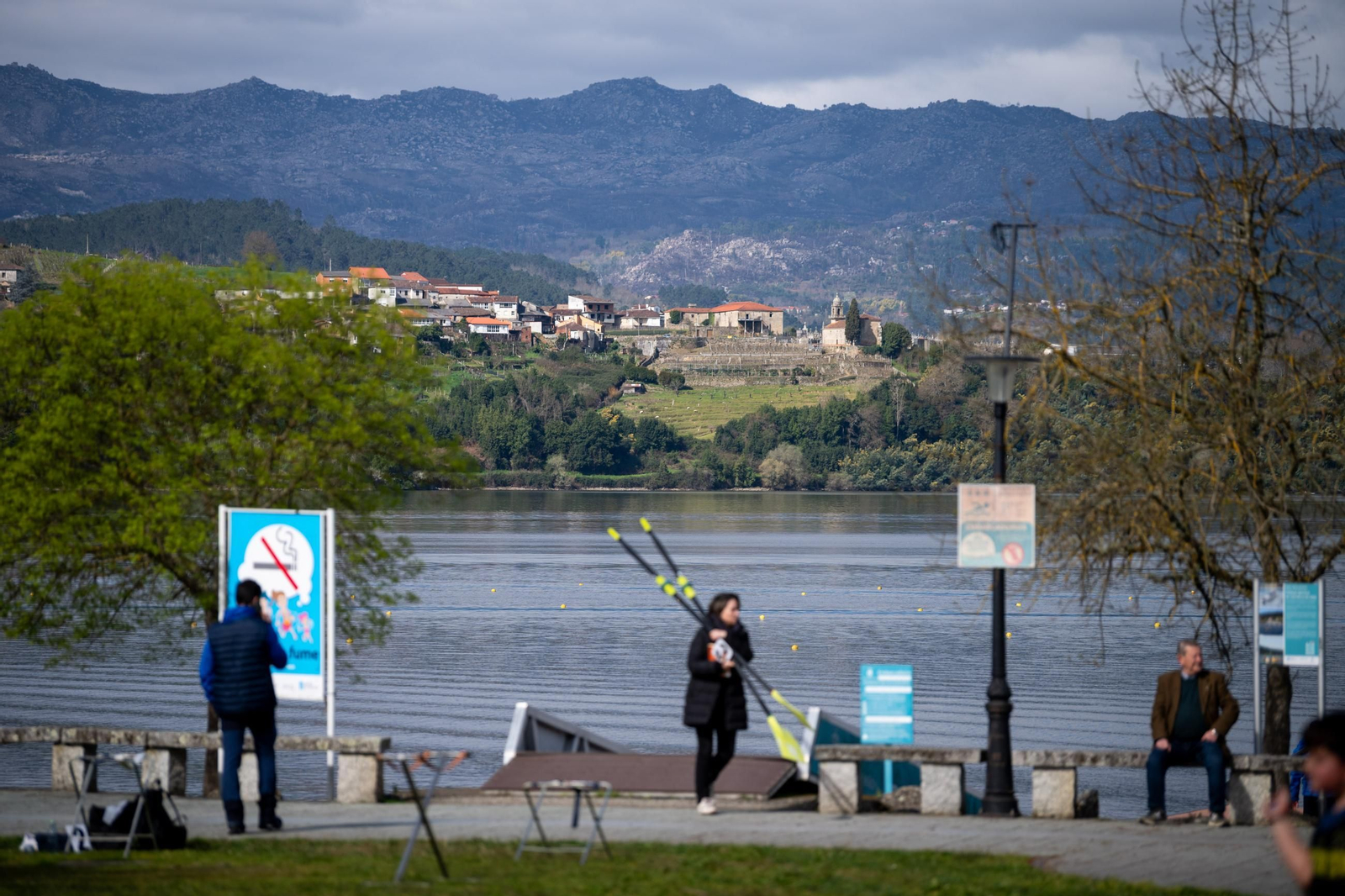 Galería | La Liga Gallega de Remo arranca la temporada en Castrelo de Miño