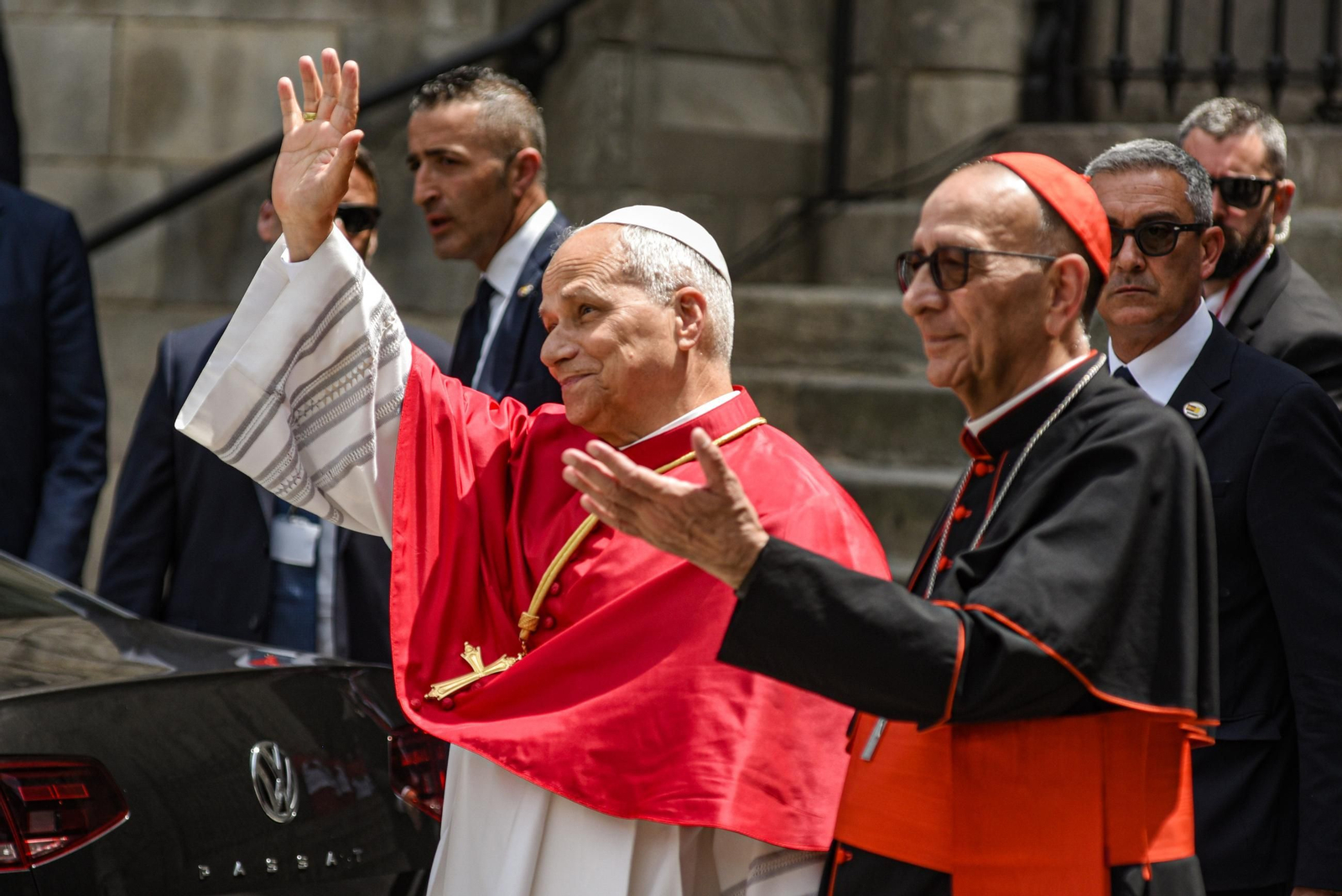 Galería | Cuarta jornada del papa León XIV en Barcelona, así lo acogieron en la catedral