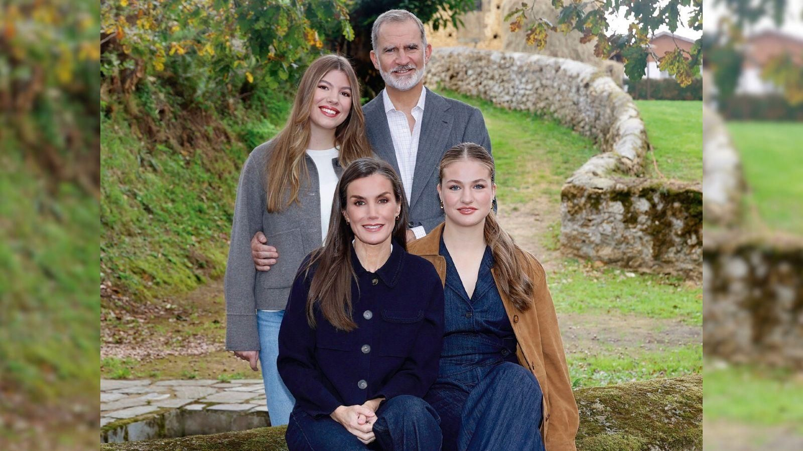 Los reyes juntos a sus hijas han enviado la tradicional felicitación navideña