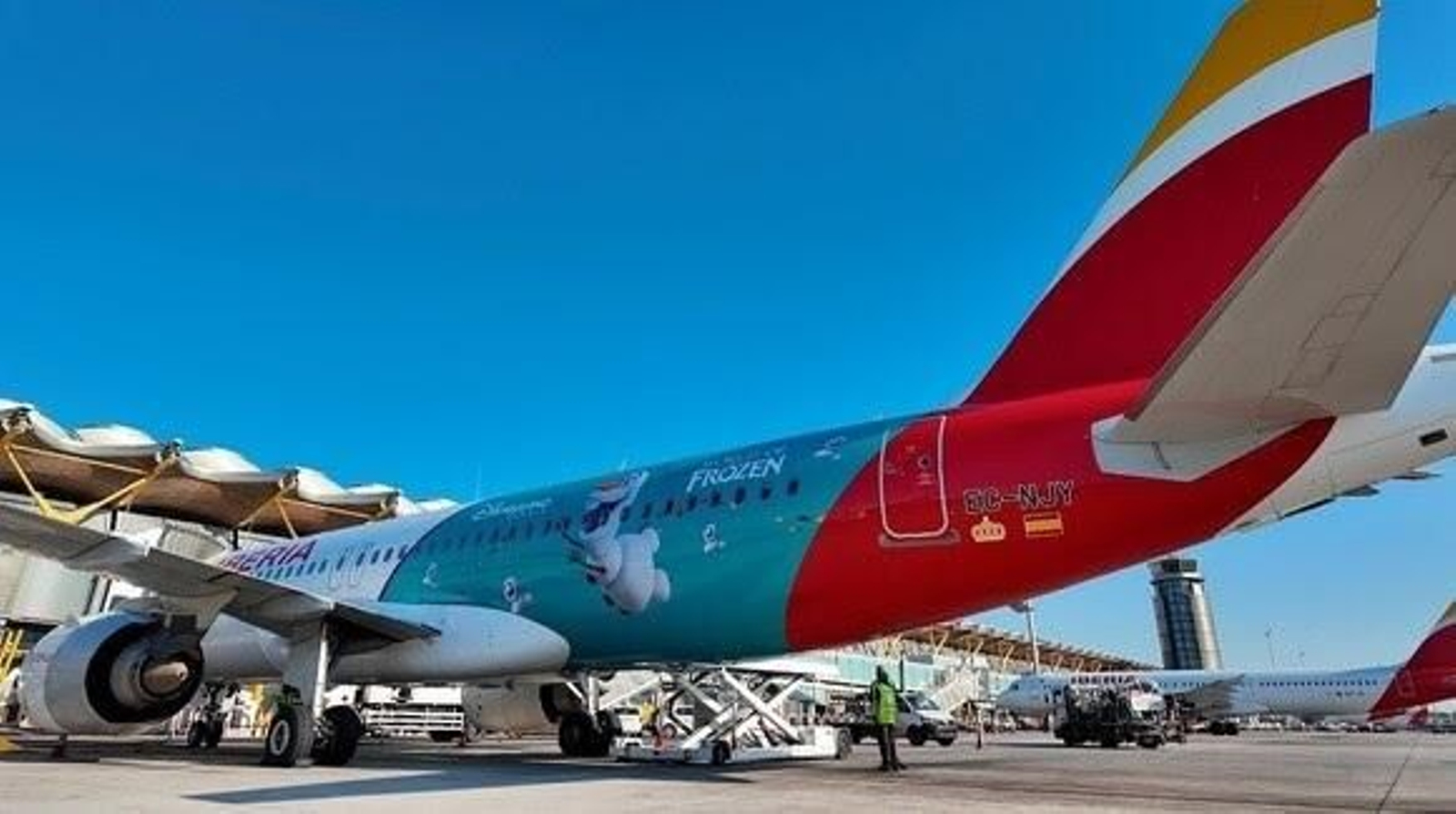 Un avión de Iberia en el aeropuerto de París