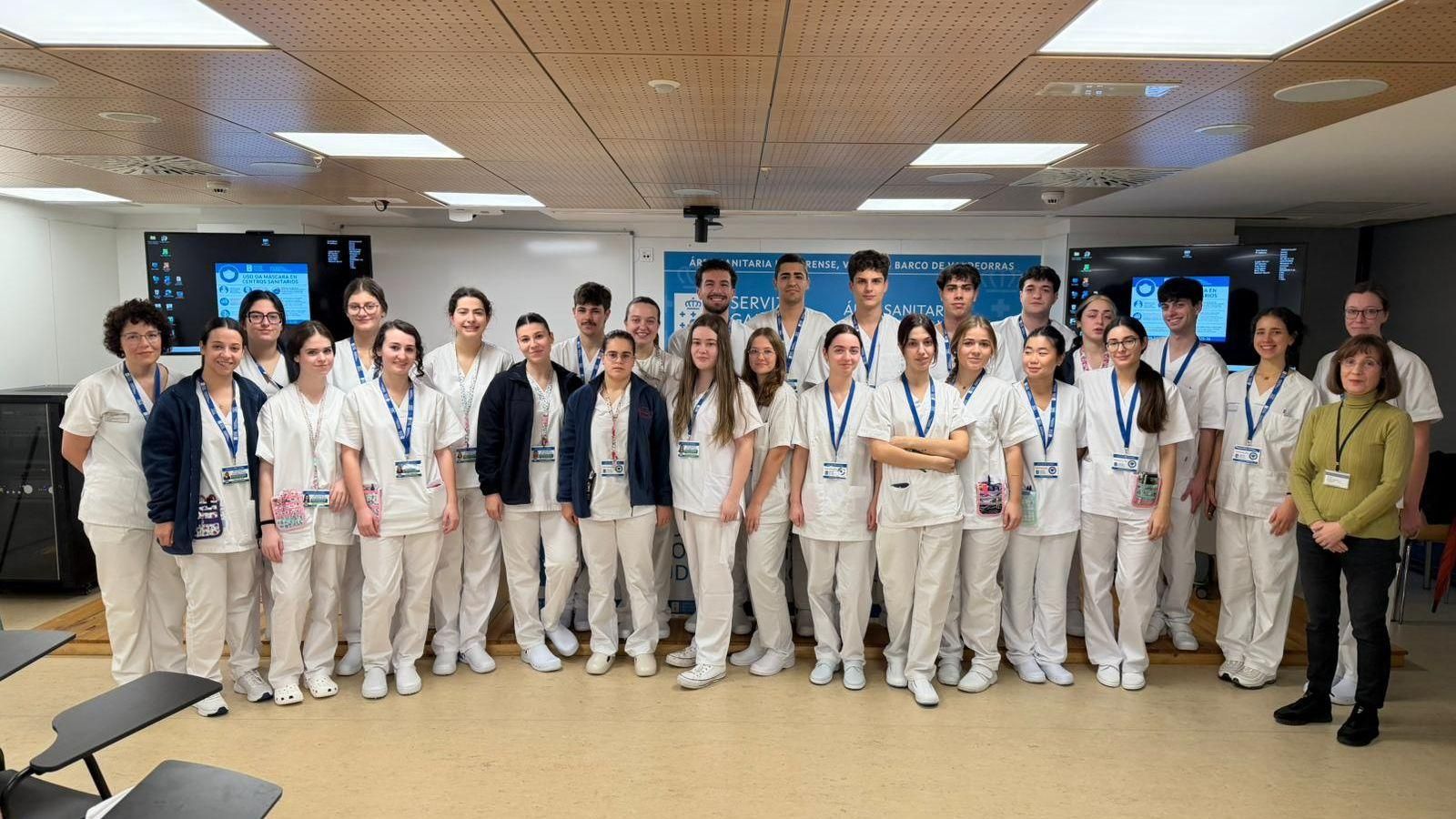 Alumnos de segundo curso del Grado de Enfermería inician sus prácticas en Ourense