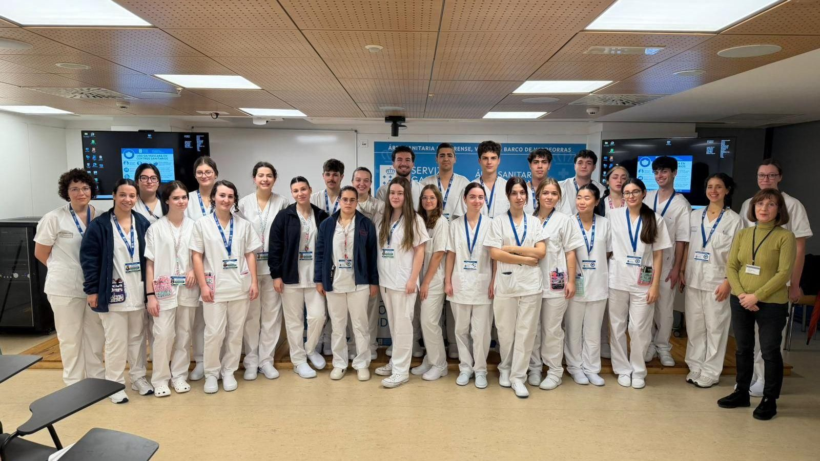 Alumnos de segundo curso del Grado de Enfermería inician sus prácticas en Ourense