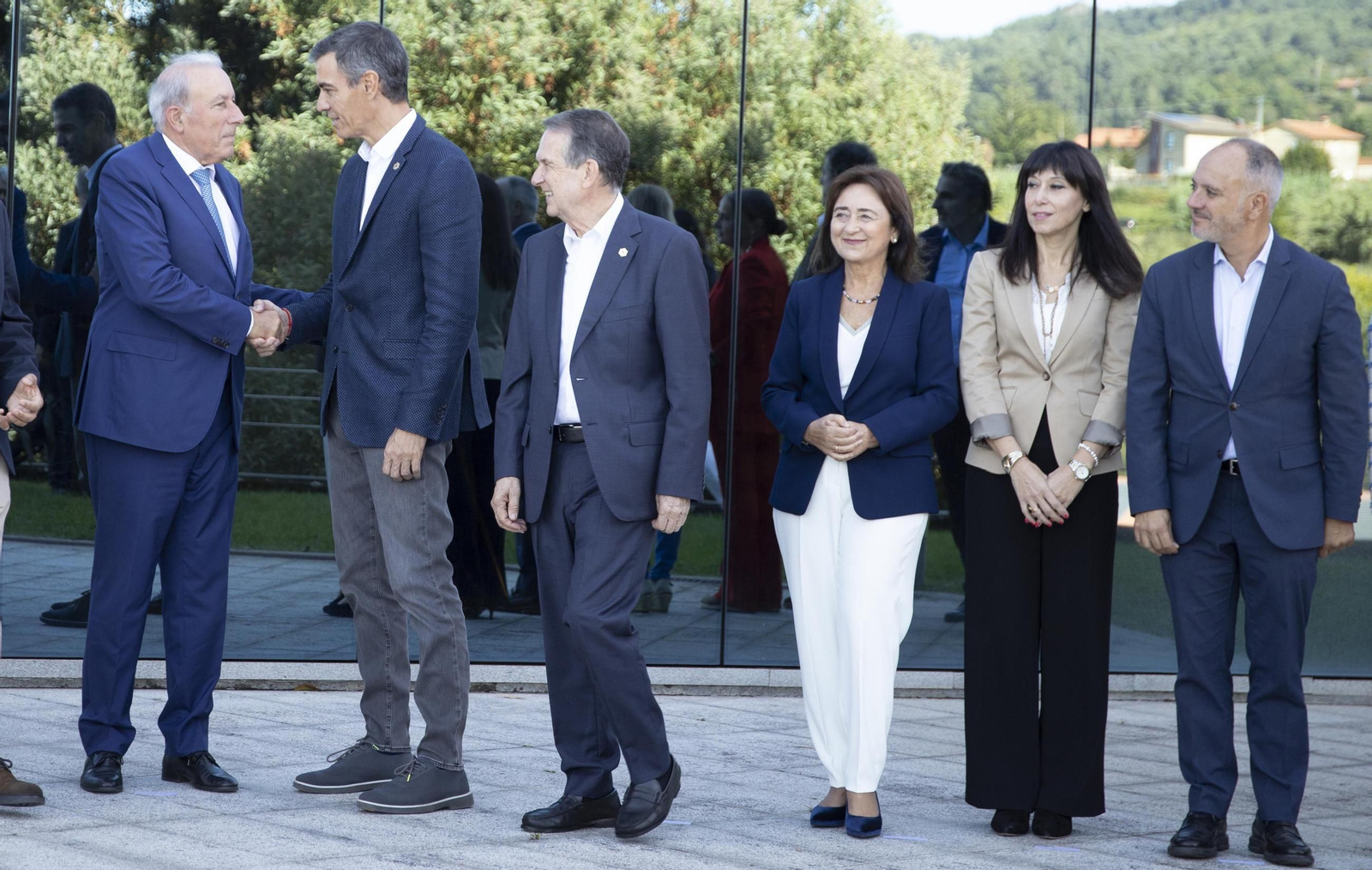 Galería | Pedro Sánchez visita las instalaciones de Delta Vigo en el PTL de Valadares