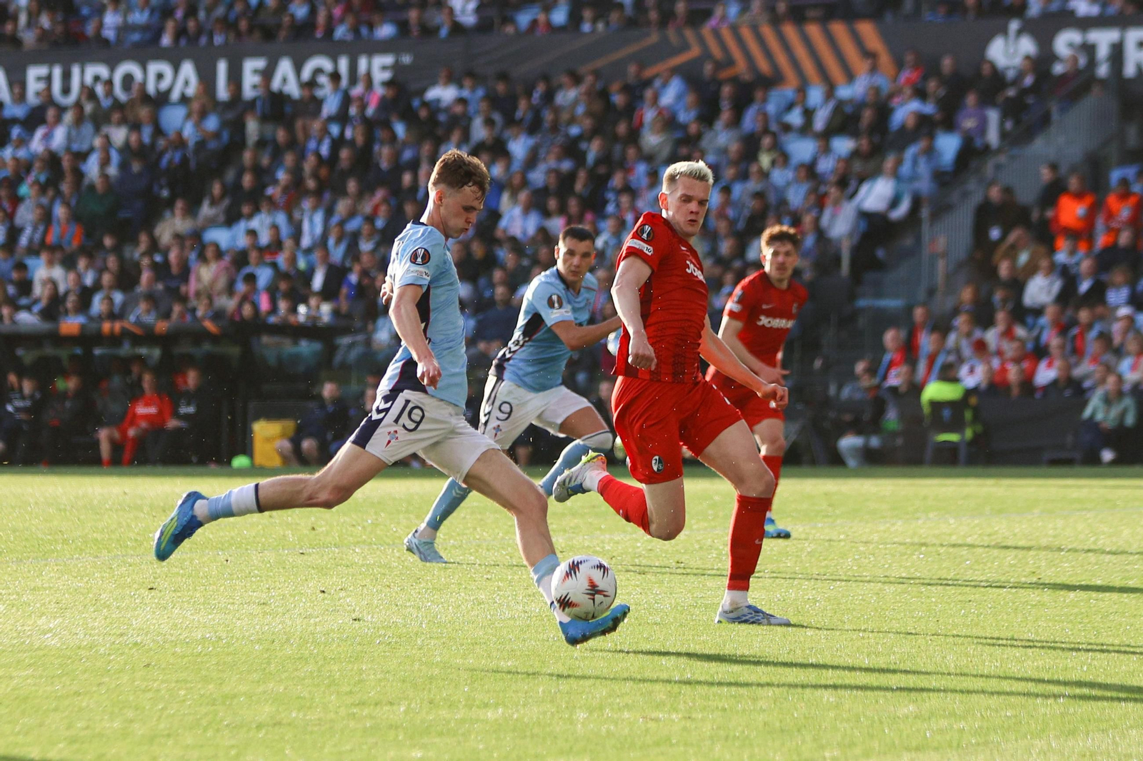 Galería | La goleada del Friburgo puso fin al sueño europeo del Celta