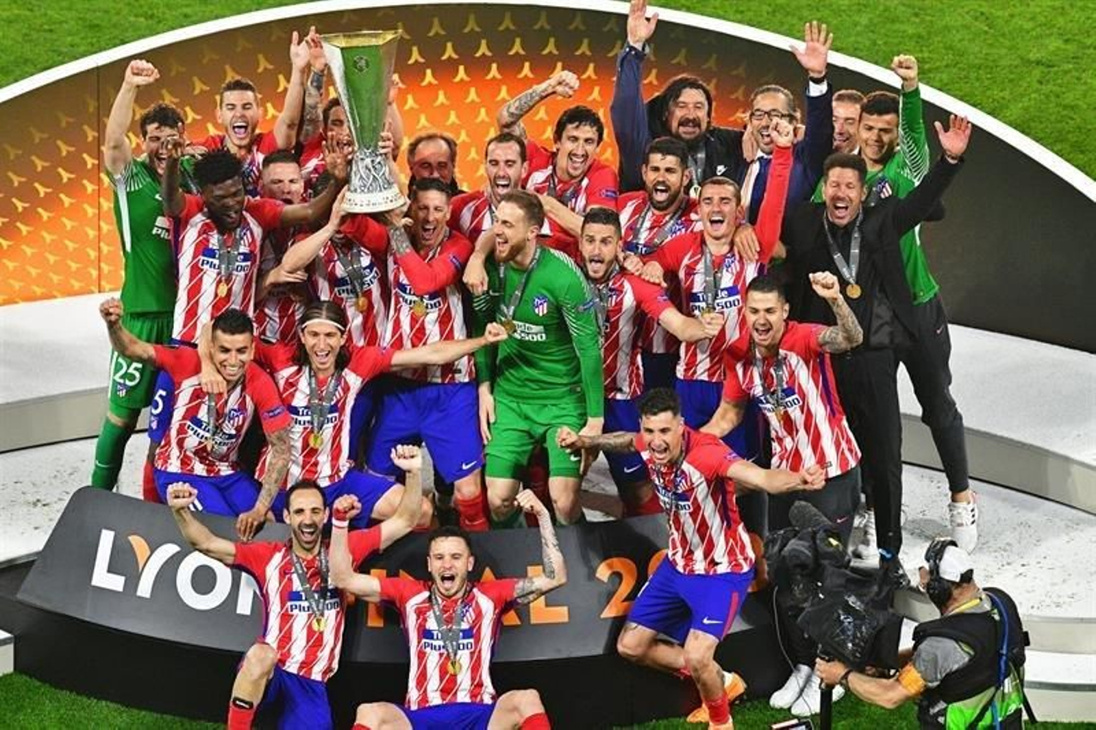 Los jugadores del Atlético de Madrid celebran la Europa League.