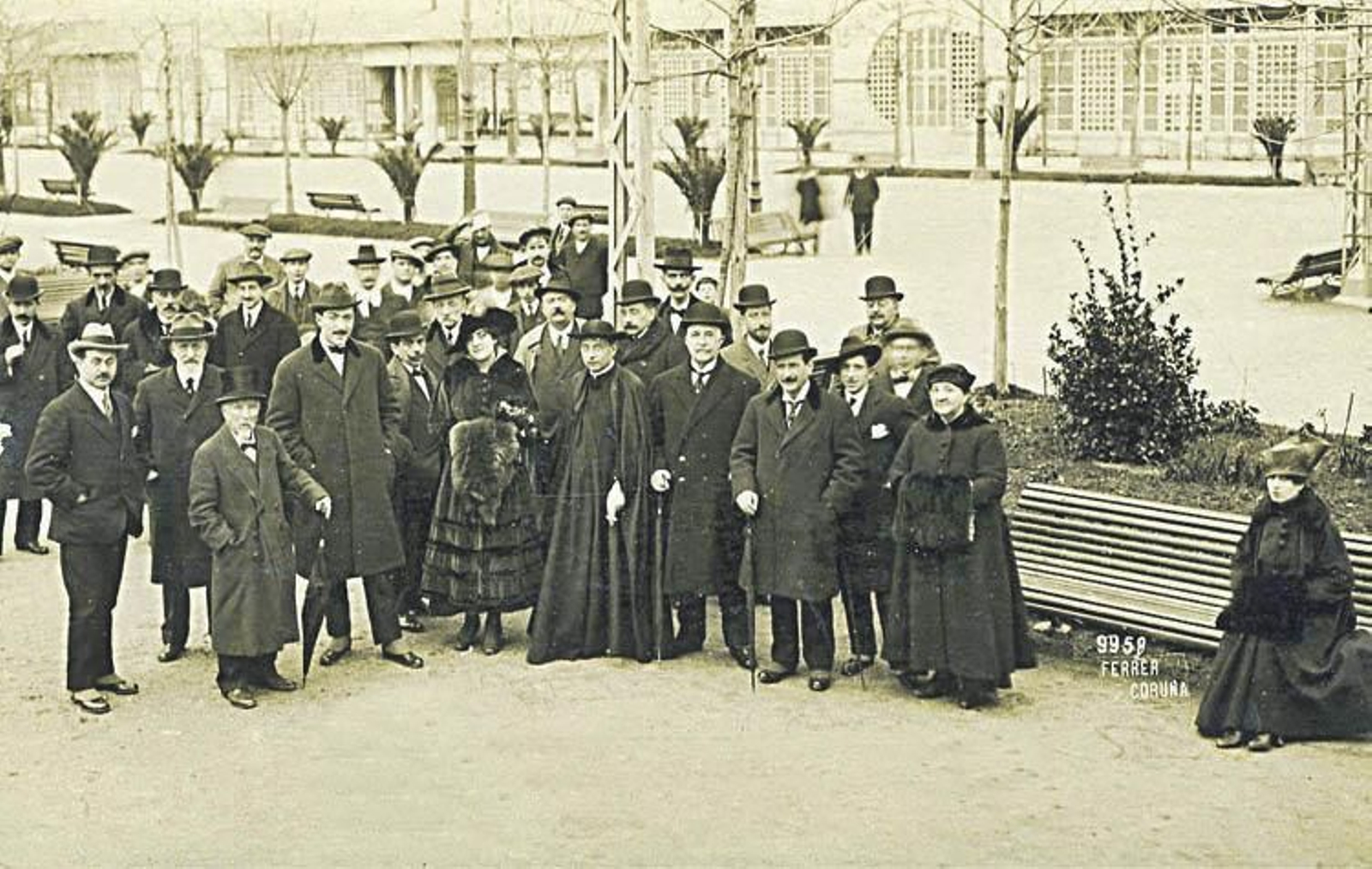 Homenaxe a Rey Soto organizada pola “Reunión de Artesanos” desa cidade, onde destaca, pola súa estatura, Murguía.