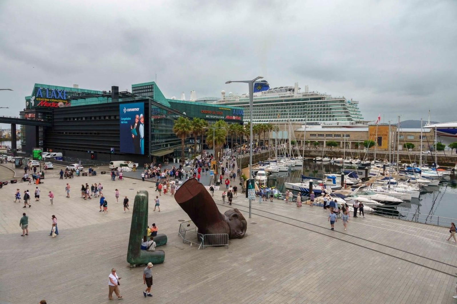 Galería | Vigo recibe una marea de cruceristas británicos