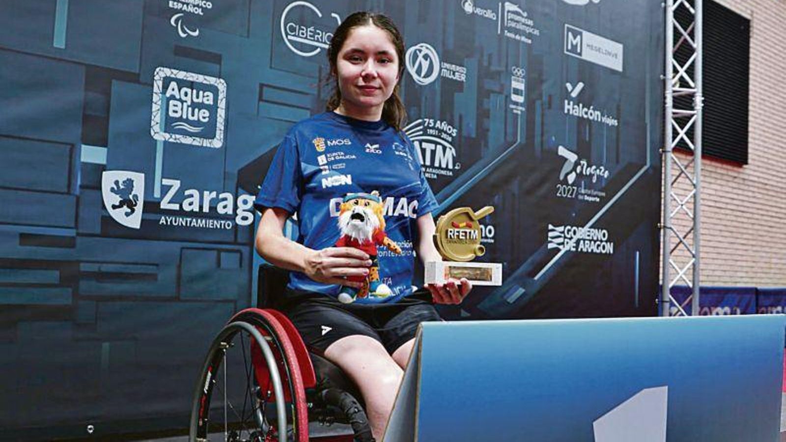 Martina en lo alto del podio.