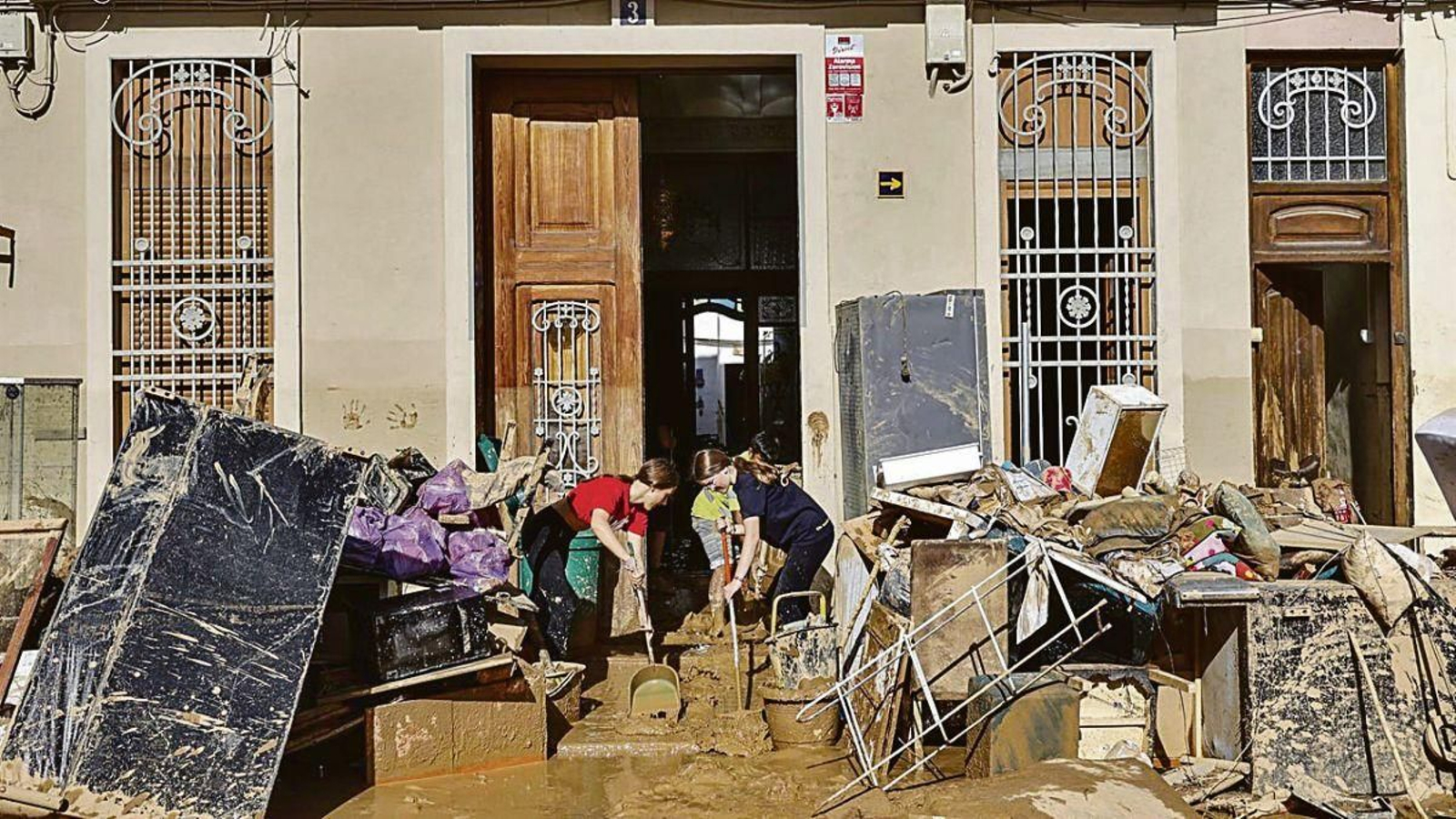 Un colegio de Valencia inundado durante la dana.