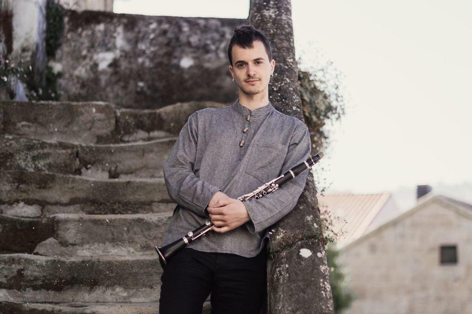 Tonio Comesaña se estrenó ayer como solista con la Real Filharmonía.