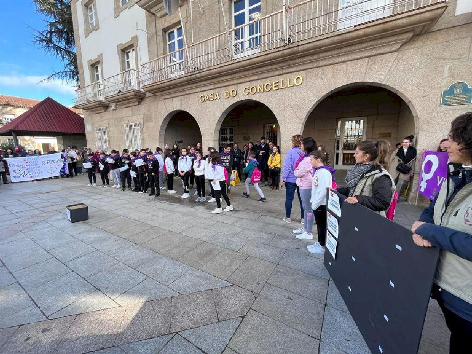 La comarca de Monterrei se congrega en la Plaza do Concello de Verín. Foto: Concha Caneiro