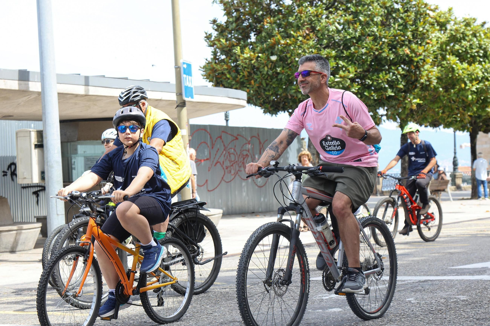 Galería | El ciclismo toma Vigo con la primera edición del Día de la Bici de Atlántico