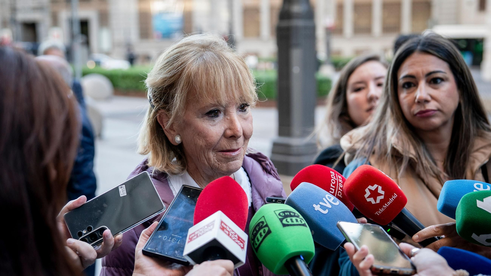 La expresidenta de la Comunidad de Madrid, Esperanza Aguirra, a su llegada a un desayuno informativo de Fórum Europa.