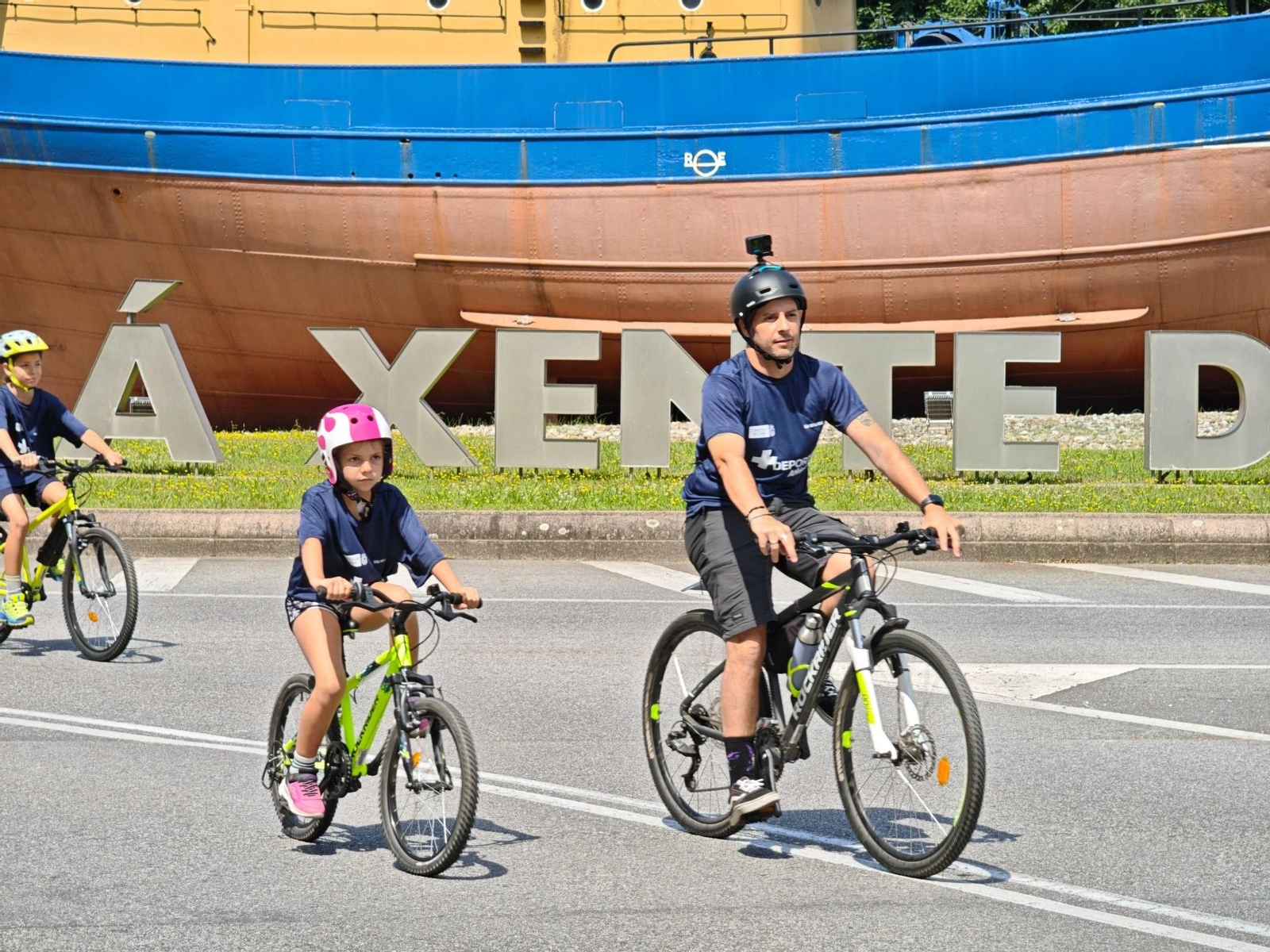 Galería | El ciclismo toma Vigo con la primera edición del Día de la Bici de Atlántico