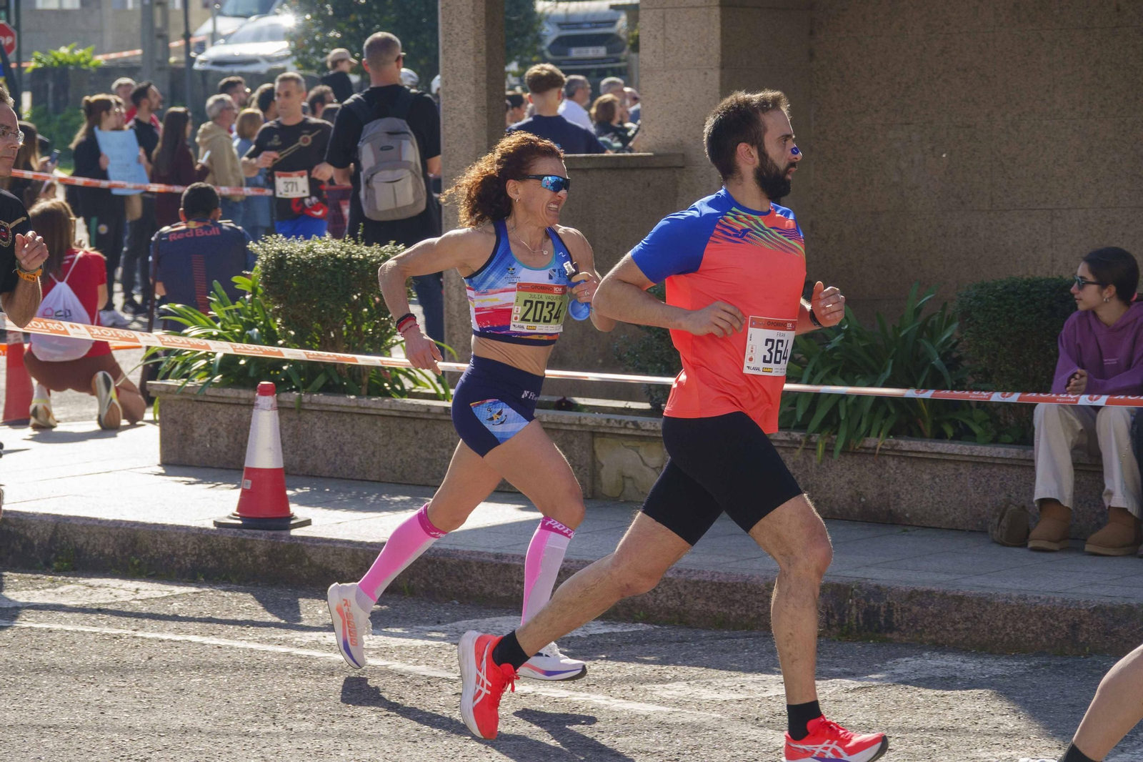 Galería | Pequeños y mayores se divierten en la 10K de Porriño
