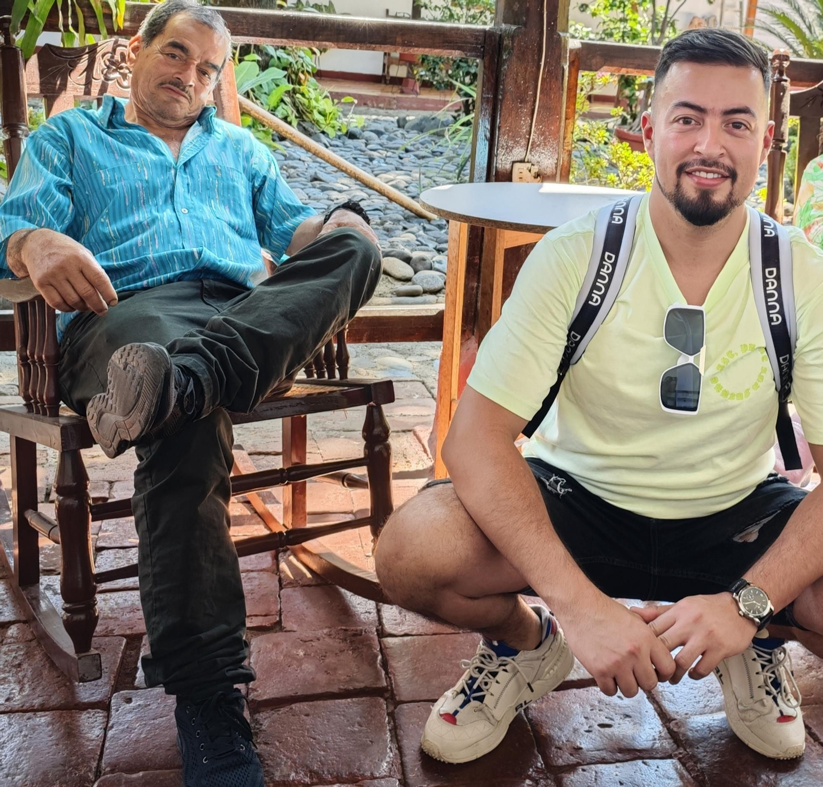 Jhonatan Alexander Castro Soto - Solo tú me das todo #MiPadreMiHéroeLR